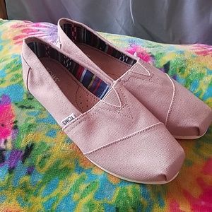Classic Toms size 6.5 FRESH OUT THE BOX